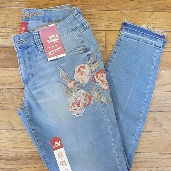 Arizona Jean Company Denim - Arizona Rose Embroidered Jeans, Size 5, NWT
